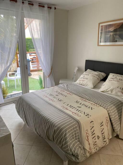 Chambre Avec Entree Independante Situation Ideale Serris Eksteriør billede